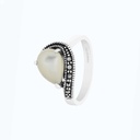 Sterling Silver 925 Ring Embedded With Natural White Shell And Marcasite Stones